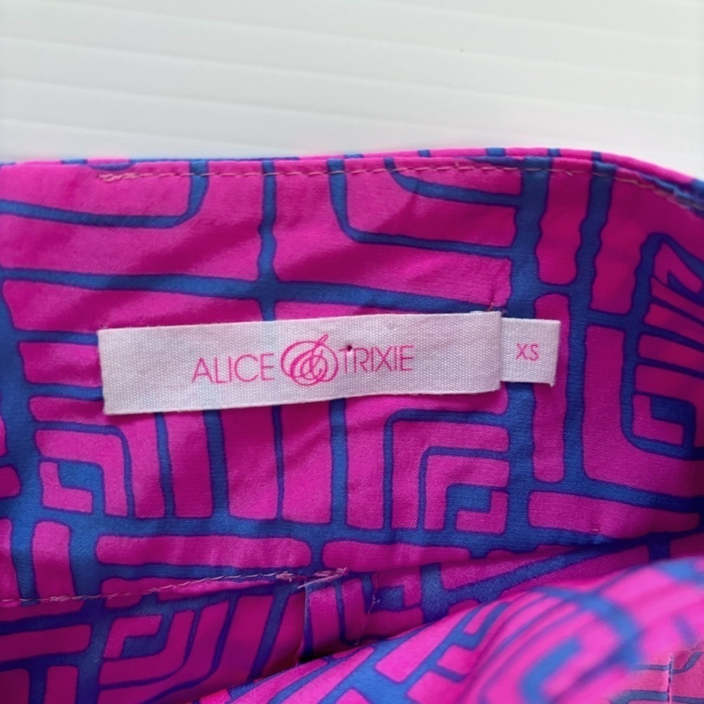 Alice & Trixie High Waist Pink Geometric Print Silk Shorts XS Resortwear - Picture 5 of 7